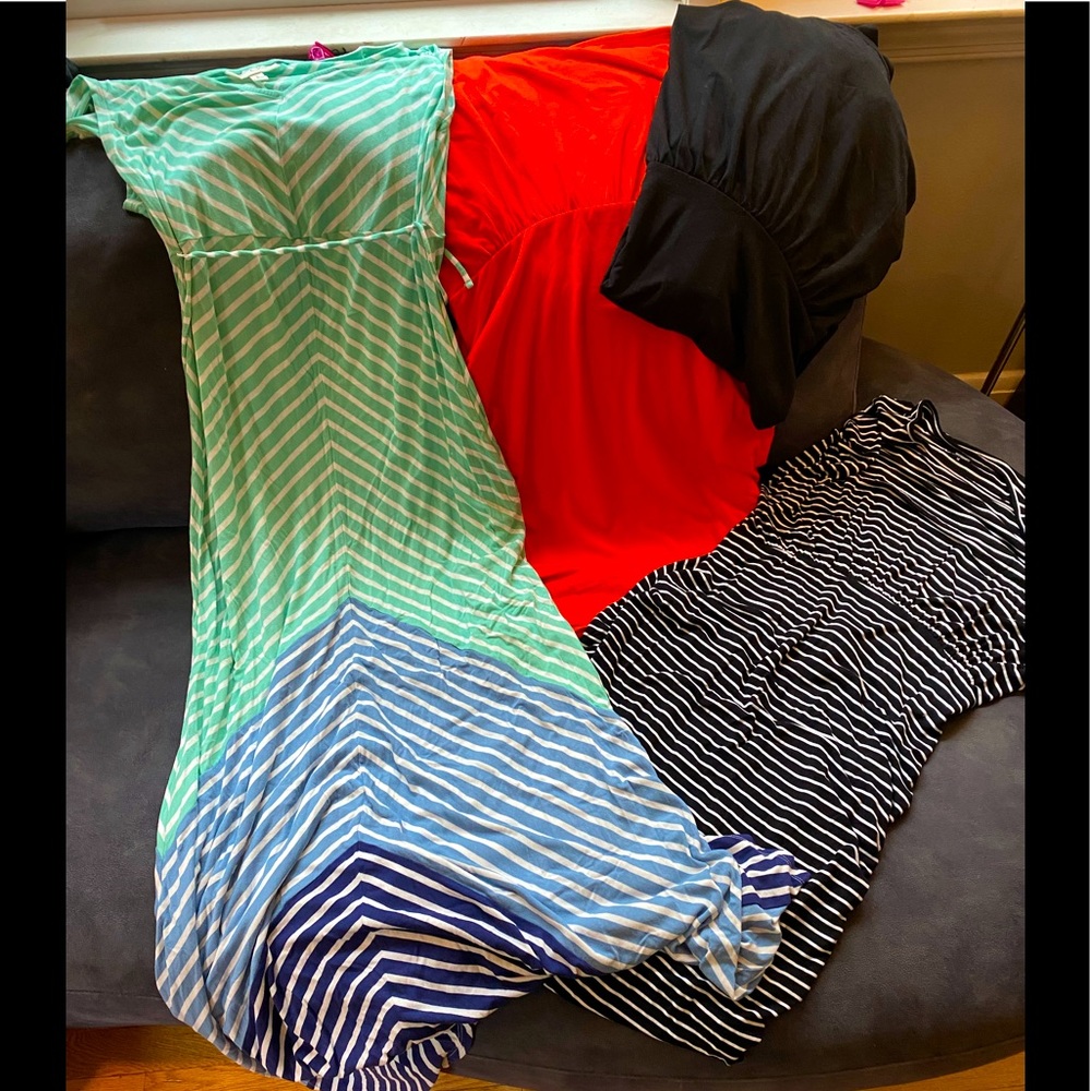 Full bin of maternity clothes & diaper bag!